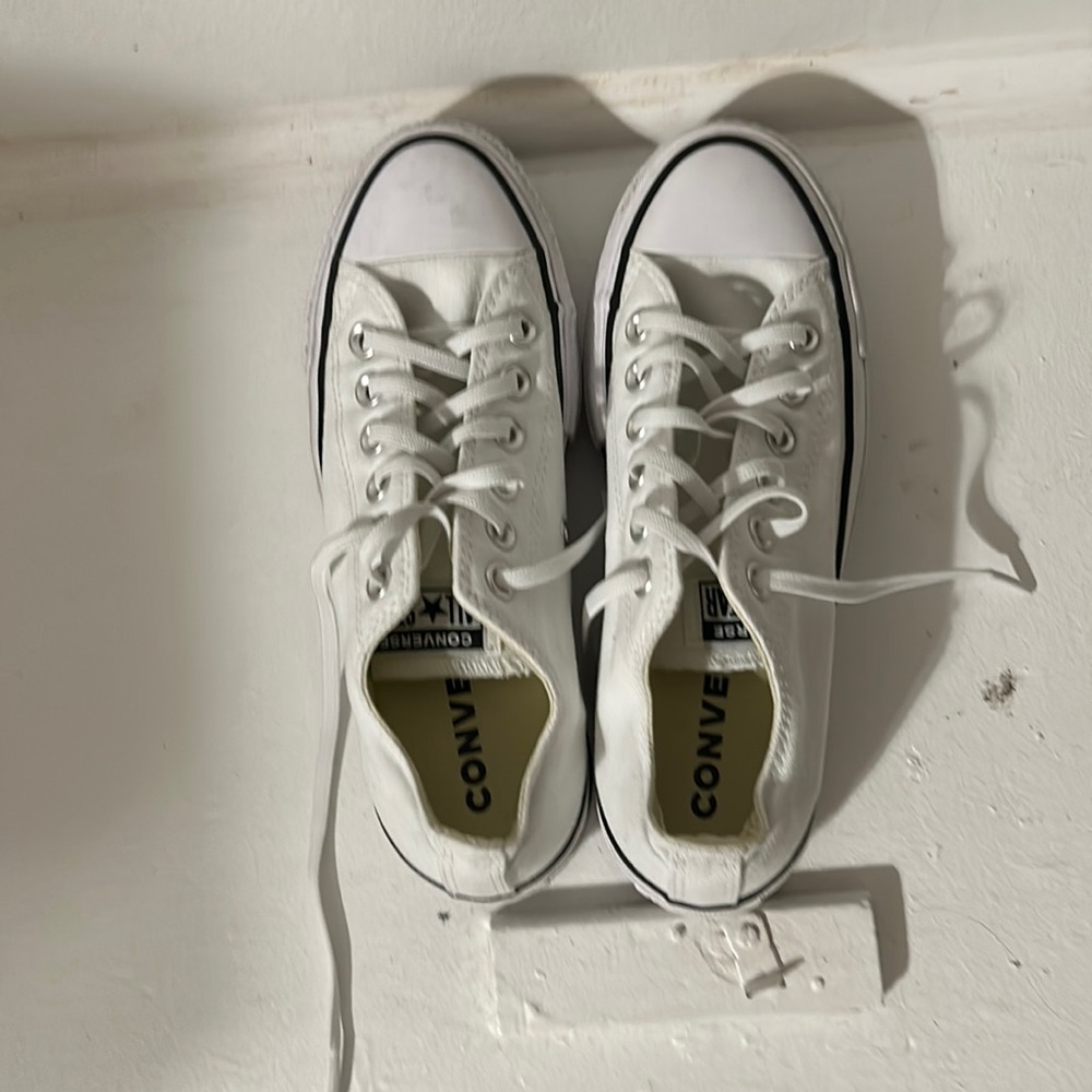 Barely used converse